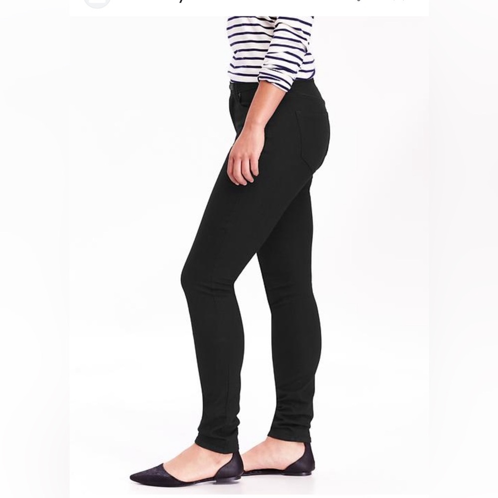 NWOT OLD Navy Curvy Skinny Women’s Size
18 Short Black‎